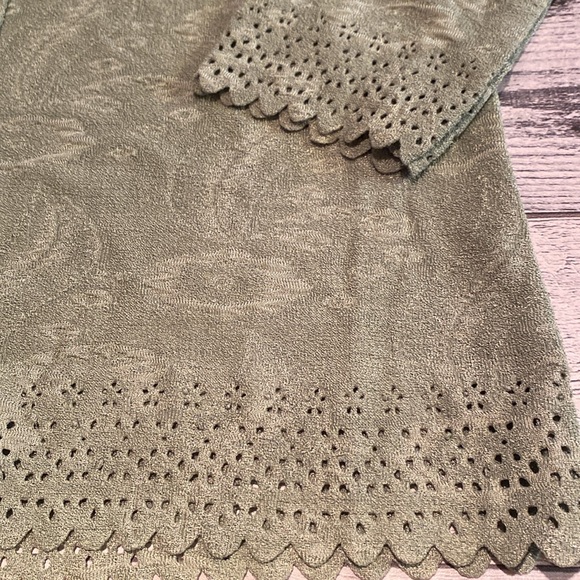 Rebecca Malone Women’s Cardigan (PS) - Picture 6 of 9